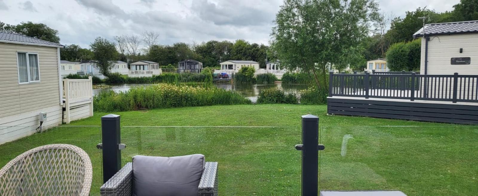 Reeds View Holiday Lodge South Cerney Exterior foto